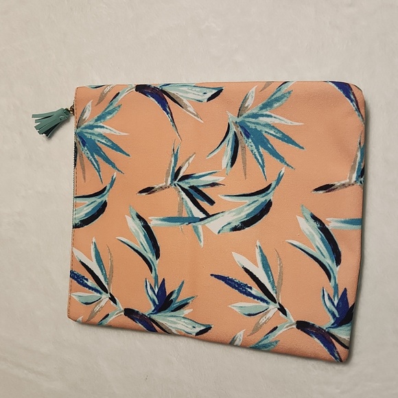 NWOT Rachel Pally reversible clutch. Fun design. - Picture 3 of 12